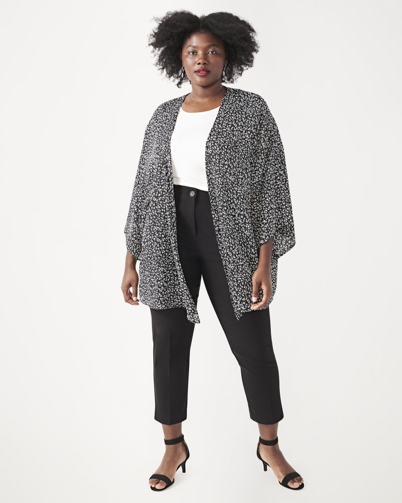 Plus size model with hourglass body shape wearing Harper Floral-Print Kimono by Socialite | Dia&Co | dia_product_style_image_id:160924